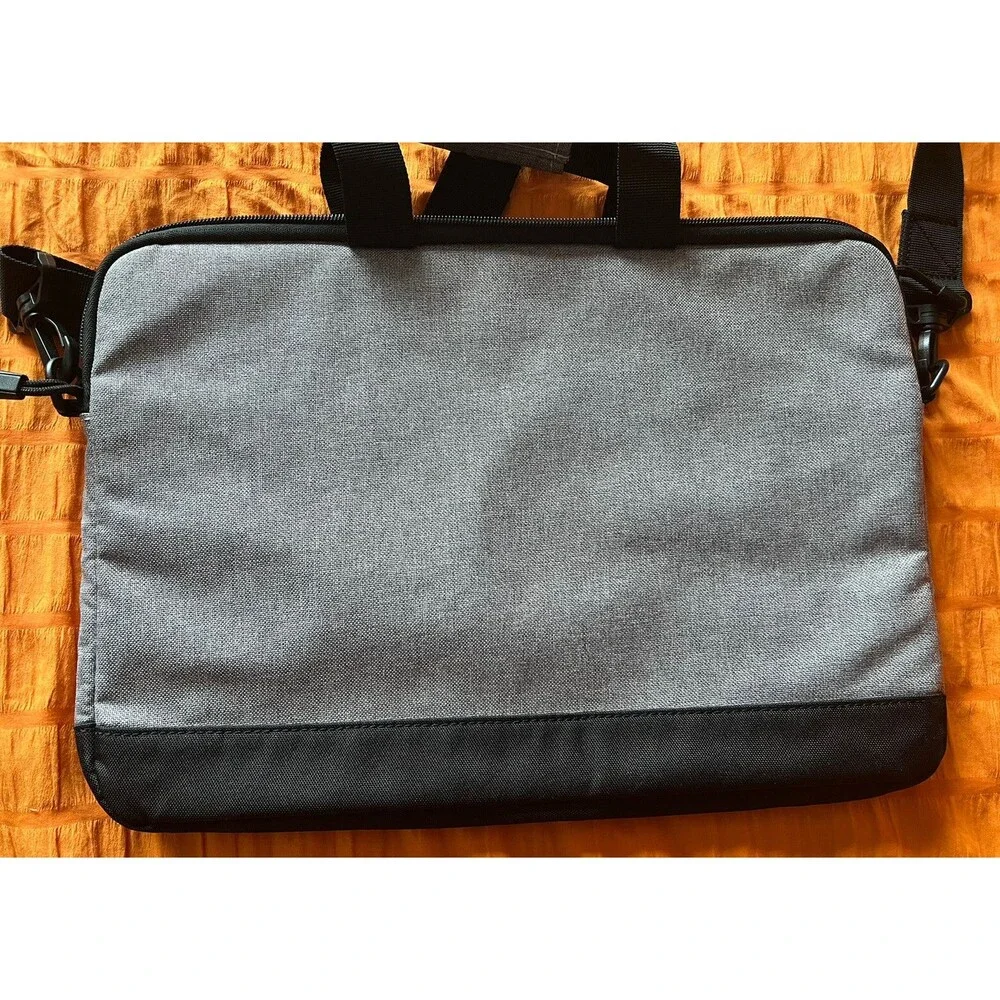Targus Black/Gray Lightweight Laptop Computer Shoulder Messenger Bag EUC